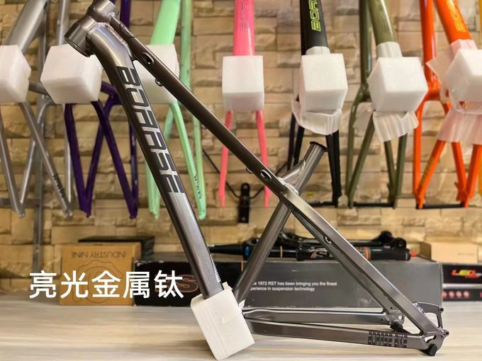 Marco de aluminio de 17 pulgadas Cable interno / externo de enrutamiento para el rendimiento Marco de bicicleta femenino 2