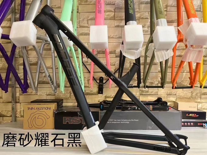 Marco de aluminio de 17 pulgadas Cable interno / externo de enrutamiento para el rendimiento Marco de bicicleta femenino 0